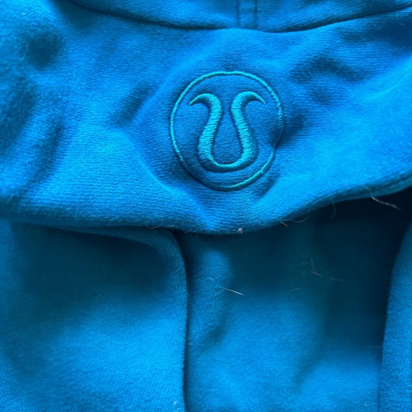 Lululemon scuba half zip crop hoodie - Picture 2 of 5